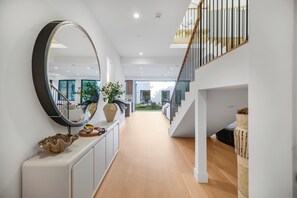 單棟房屋, 多張床, 可使用泳池, 泳池景 (Colfax Estate) | 內部