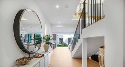 Colfax Estate – Modern Luxury Oasis in Prime Colfax Meadows