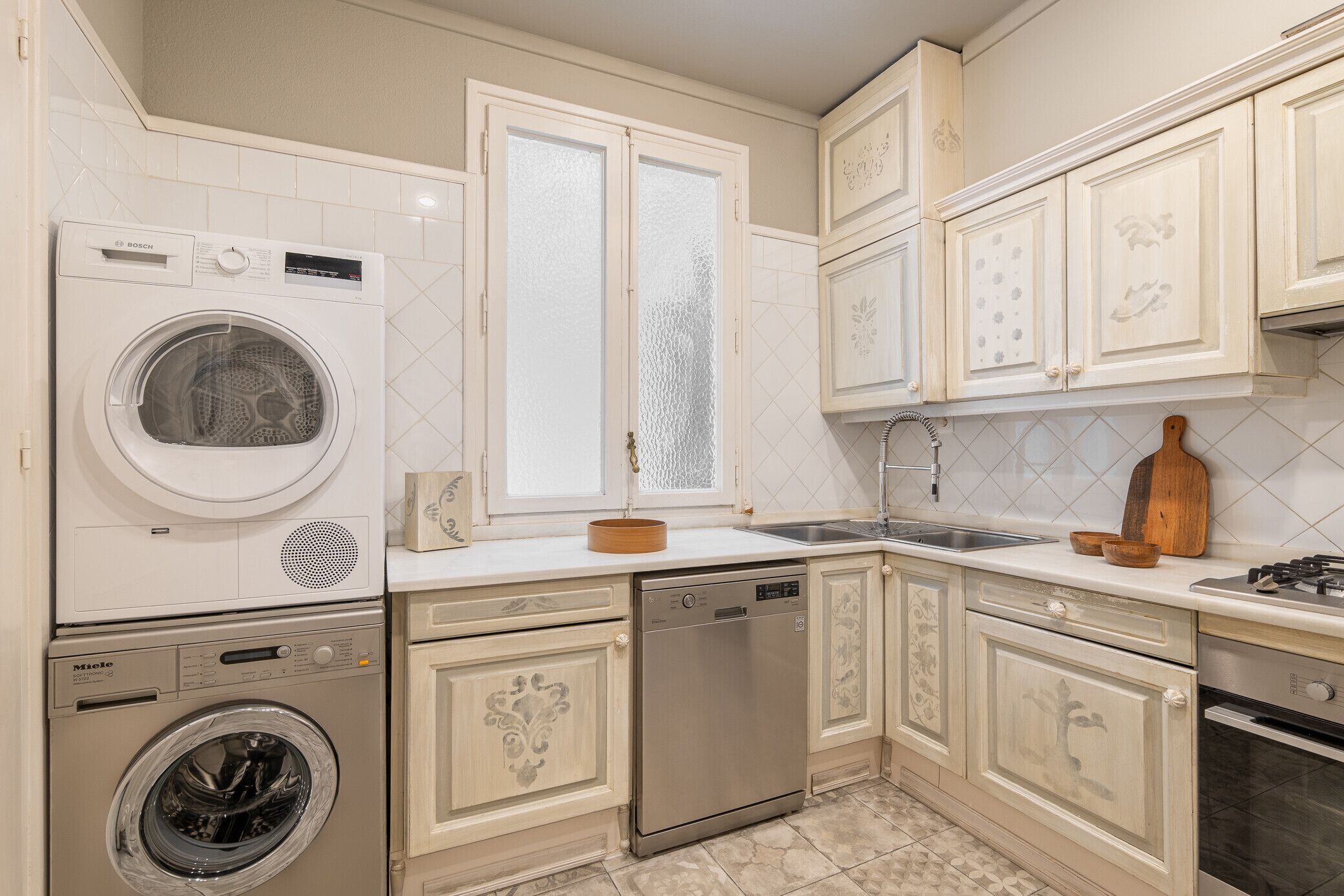 Căn hộ | Bếp riêng | Tủ lạnh, lò vi sóng, lò nướng, bếp nấu 