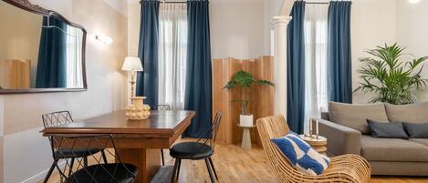 Apartment | Dining room