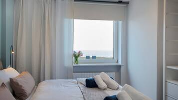 Iron/ironing board, WiFi