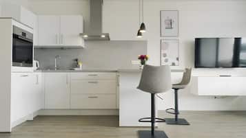 Køleskab, ovn, kogeplade, opvaskemaskine