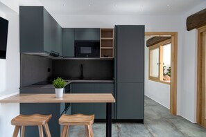 Fridge, microwave, oven, stovetop - Holiday Apartment 'El Alcaidón 1' with Wi-Fi and Air Conditioning (Tías)