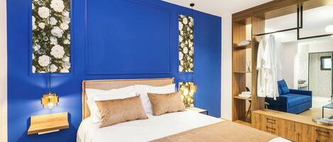 1 bedroom, desk, WiFi, bed sheets