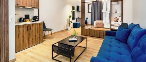 1 bedroom, desk, WiFi, bed sheets