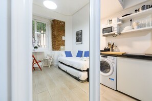 Interior - (PIZ401) Cozy Studio in the Center of Madrid (Madrid)