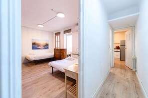 2 bedrooms, iron/ironing board, free WiFi - (POR183D) Spacious 2-bedroom apartment in La Latina (Madrid)
