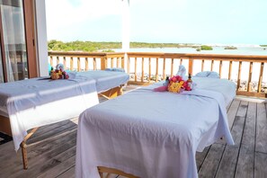 Spa - Private Beachfront Villa with Pool & Free Shuttle for Snorkeling Enthusiasts! (San Pedro)