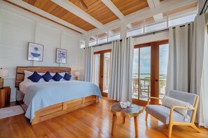 Iron/ironing board, free WiFi, bed sheets - Private Beachfront Villa with Pool & Free Shuttle for Snorkeling Enthusiasts! (San Pedro)