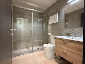 Towels - 67A · Oceanfront with Private Terrace (Aguilas)