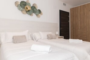 3 habitaciones, tabla de planchar con plancha, cuna de viaje y wifi 