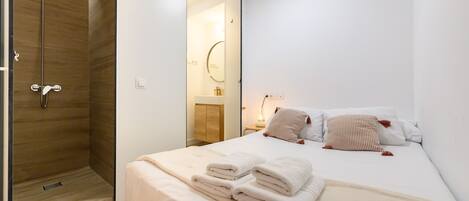 1 bedroom, iron/ironing board, free WiFi