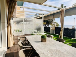 Outdoor dining - 65CD - Beachfront Home with Private Terrace (Aguilas)