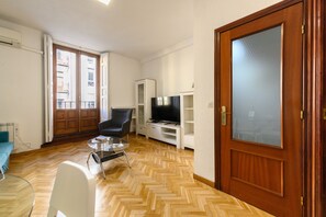 TV - (MAY613) Apartment in the center of Madrid (Madrid)