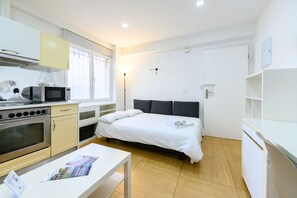 Iron/ironing board, free WiFi - M (EMO470B) Cozy studio in Ciudad Lineal (Madrid)