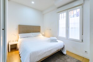 Iron/ironing board, free WiFi - M (EMO470B) Cozy studio in Ciudad Lineal (Madrid)