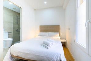 Shower - M (EMO470B) Cozy studio in Ciudad Lineal (Madrid)