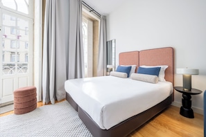Estudio | Tabla de planchar con plancha, wifi gratis, ropa de cama