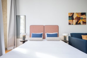 Estudio | Tabla de planchar con plancha, wifi gratis, ropa de cama