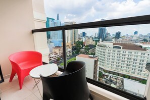 Deluxe-huoneisto, 2 makuuhuonetta, parveke, kaupunkinäköala | Näkymä kaupungille