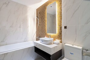 Bathroom - MADISON Premier Residence (One)