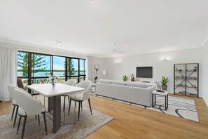 Living area - Beach & Wave Break Island Views (Biggera Waters)