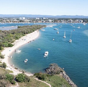 Beach - Beach & Wave Break Island Views (Biggera Waters)