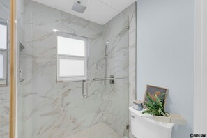 Towels - Gulf Westwind 3-3. Across the street from Beach! Resort style pool. (Fort Myers Beach)
