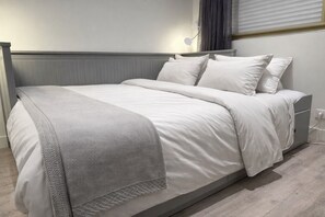 1 bedroom, desk, iron/ironing board, WiFi - Studio - marina sea view- smart (Villeneuve-Loubet)