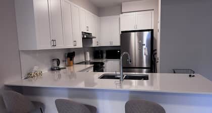 Private Room & Bath with dedicated Workspace in Barrhaven, Ottawa