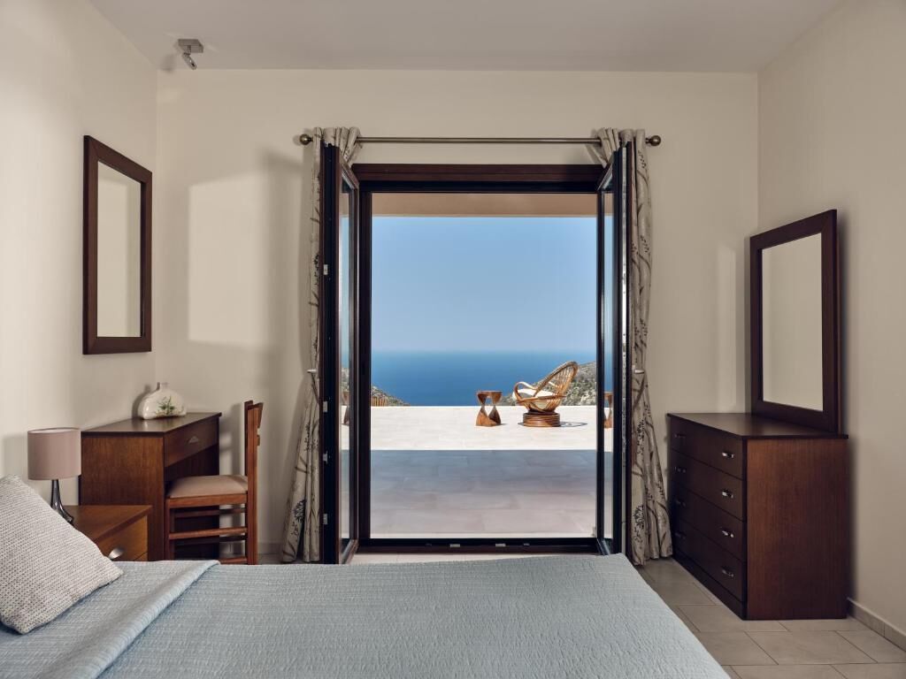 Caja de seguridad en la habitación y cortinas blackout 