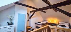 Unclassified image, 3 of 10, button - Old town house with castle view - central to the city center (Wernigerode)