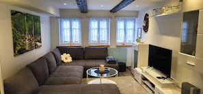 Unclassified image, 2 of 10, button - Old town house with castle view - central to the city center (Wernigerode)