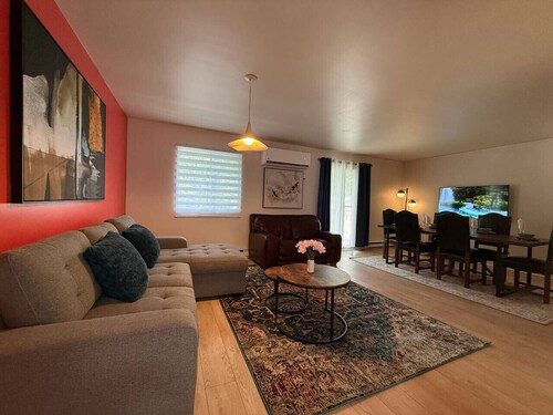 Comfy 2BR Pierrefonds Apt with included parking