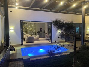Outdoor pool, a heated pool