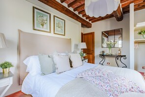 Apartment | 2 bedrooms, individually furnished, iron/ironing board - Apartment in Tuscany With Vineyard Views (Lucca)