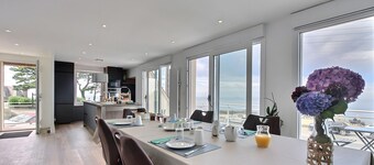 Guest Room “Ile Bono” at Au Point De Vue with Sea View and Wi-Fi