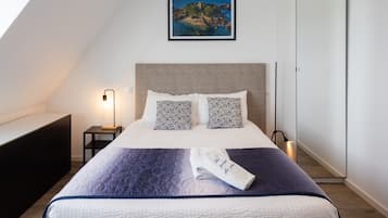 WiFi, bed sheets