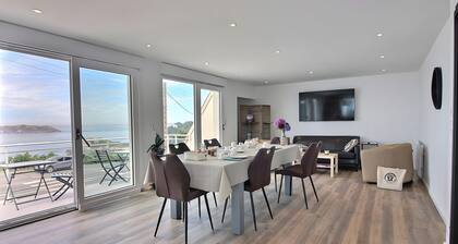 Guesthouse 'Ăle Rouzic' with Sea View and Wi-Fi