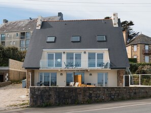 Exterior - Guesthouse 'Ile Rouzic' with Sea View and Wi-Fi (Perros-Guirec)