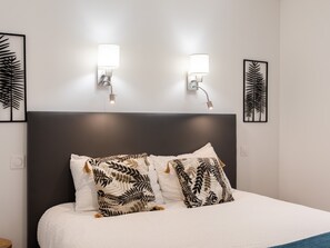 Iron/ironing board, WiFi