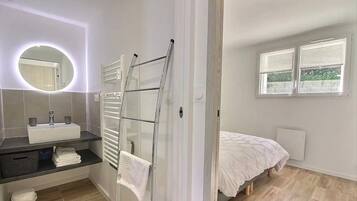 Een strijkplank/strijkijzer, wifi