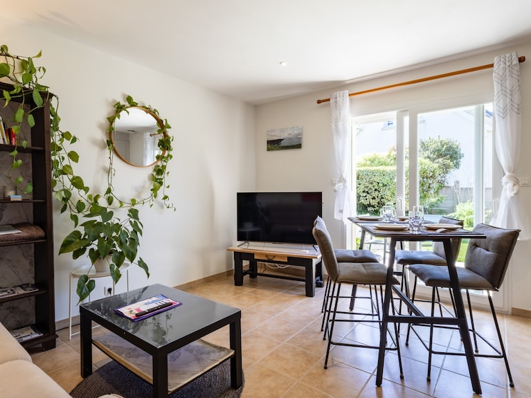 Maison De Vacances « Gîte Paul Sallou » Avec Terrasse, Jardin Privés Et Wi-fi - Louannec