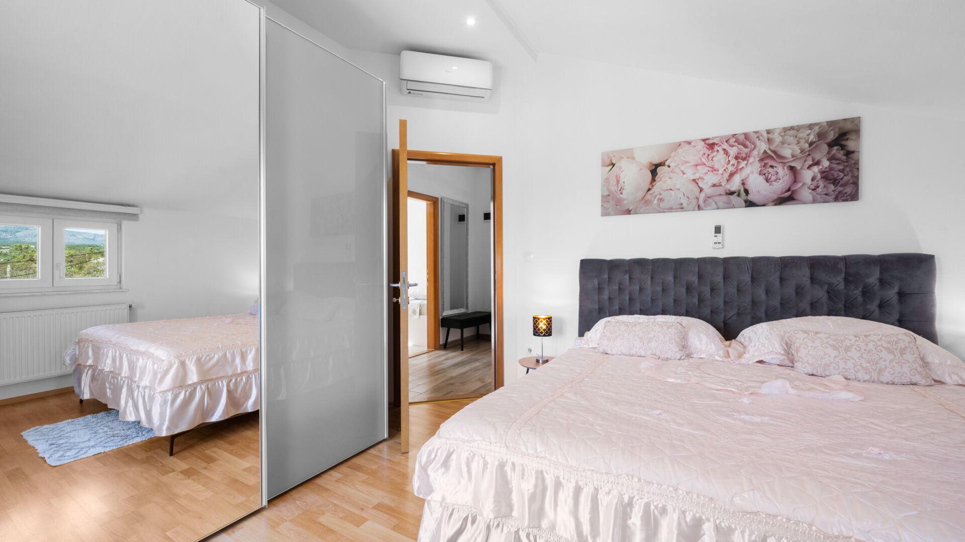 5 bedrooms, free WiFi, bed sheets