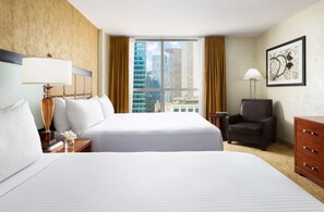 Skrivebord, strykejern/-brett, wi-fi og sengetøy