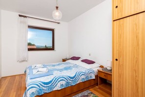 WiFi, bed sheets - Apartman FLORIS with AC and WIFI (Punat)