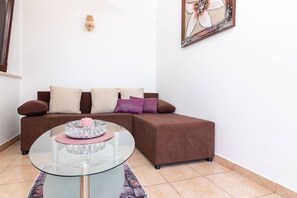 Living area - Apartman FLORIS with AC and WIFI (Punat)