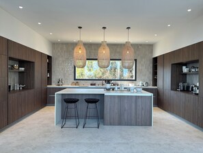 Private kitchen - Villa Gigi maquis and sea view, 10 minutes from the beach (lecci)