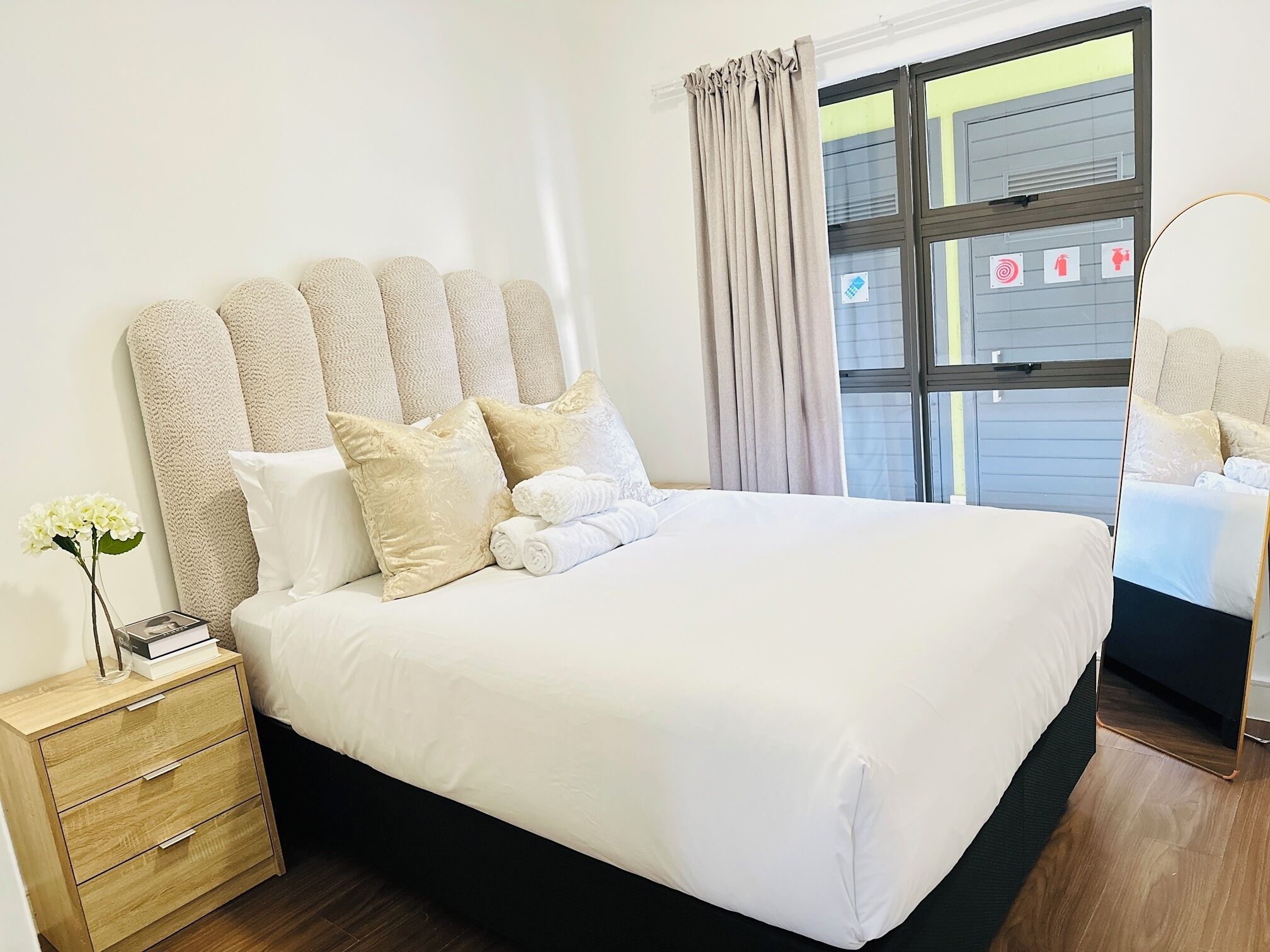 Iron/ironing board, WiFi, bed sheets