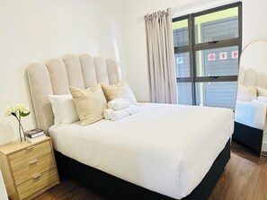 Bügeleisen/Bügelbrett, WLAN, Bettwäsche